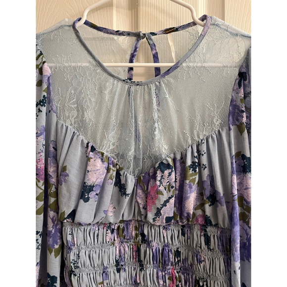 FREE PEOPLE~ LACE SMOCKED CROPPED TOP~M - Picture 3 of 10